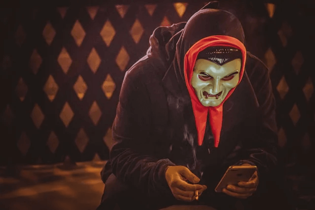 5 Warning Signs of Online Scams and How to Avoid Them